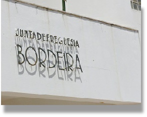 Bordeira villa hall