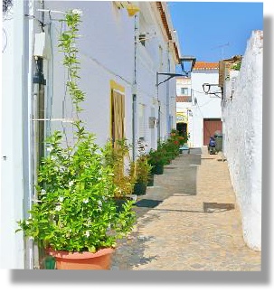 Guia cobbled backstreet alley
